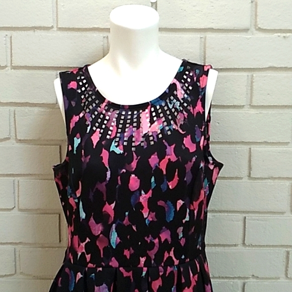 Apt 9 Multicolor Cut Out Detail Sleeveless Dress. Size Large. - Picture 2 of 10